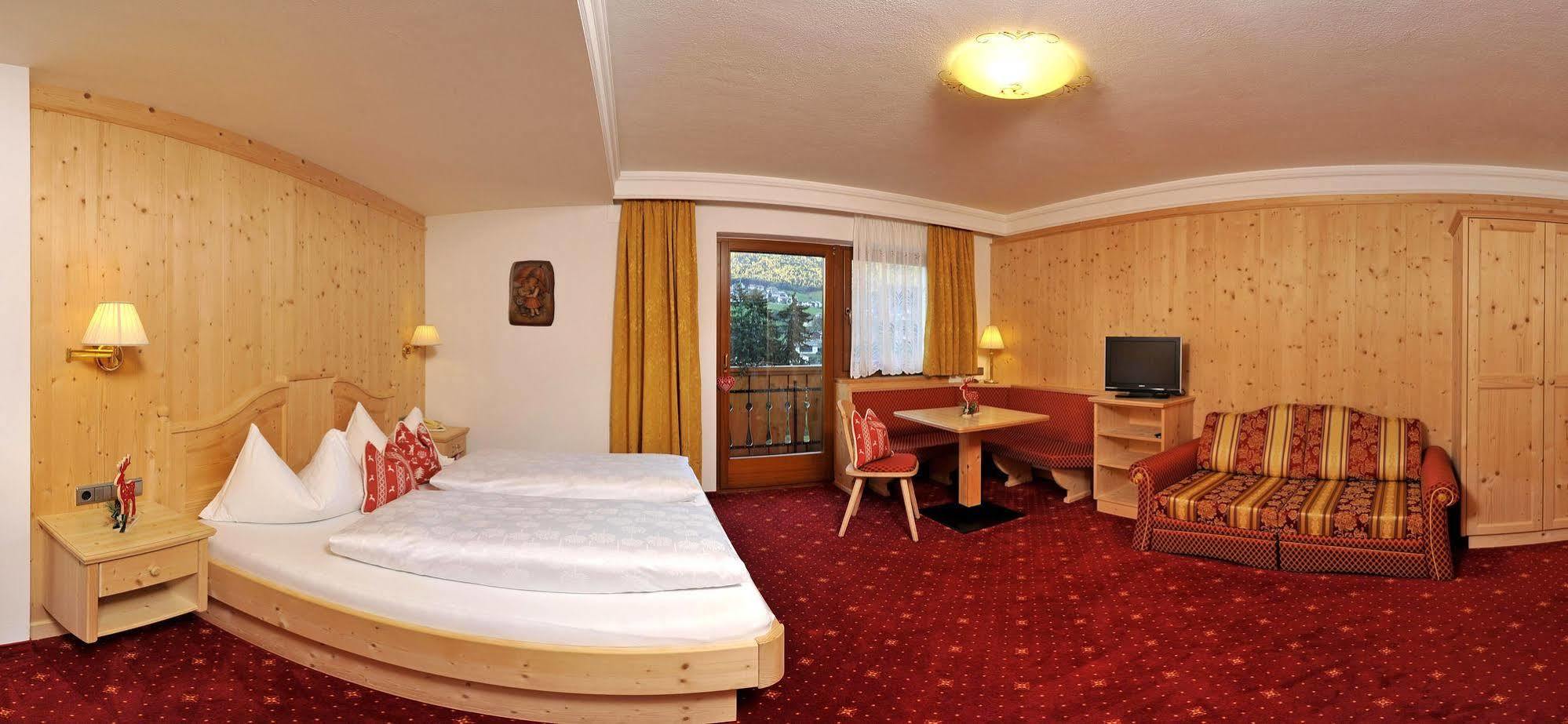 Hotel Digon Urtijëi Dış mekan fotoğraf