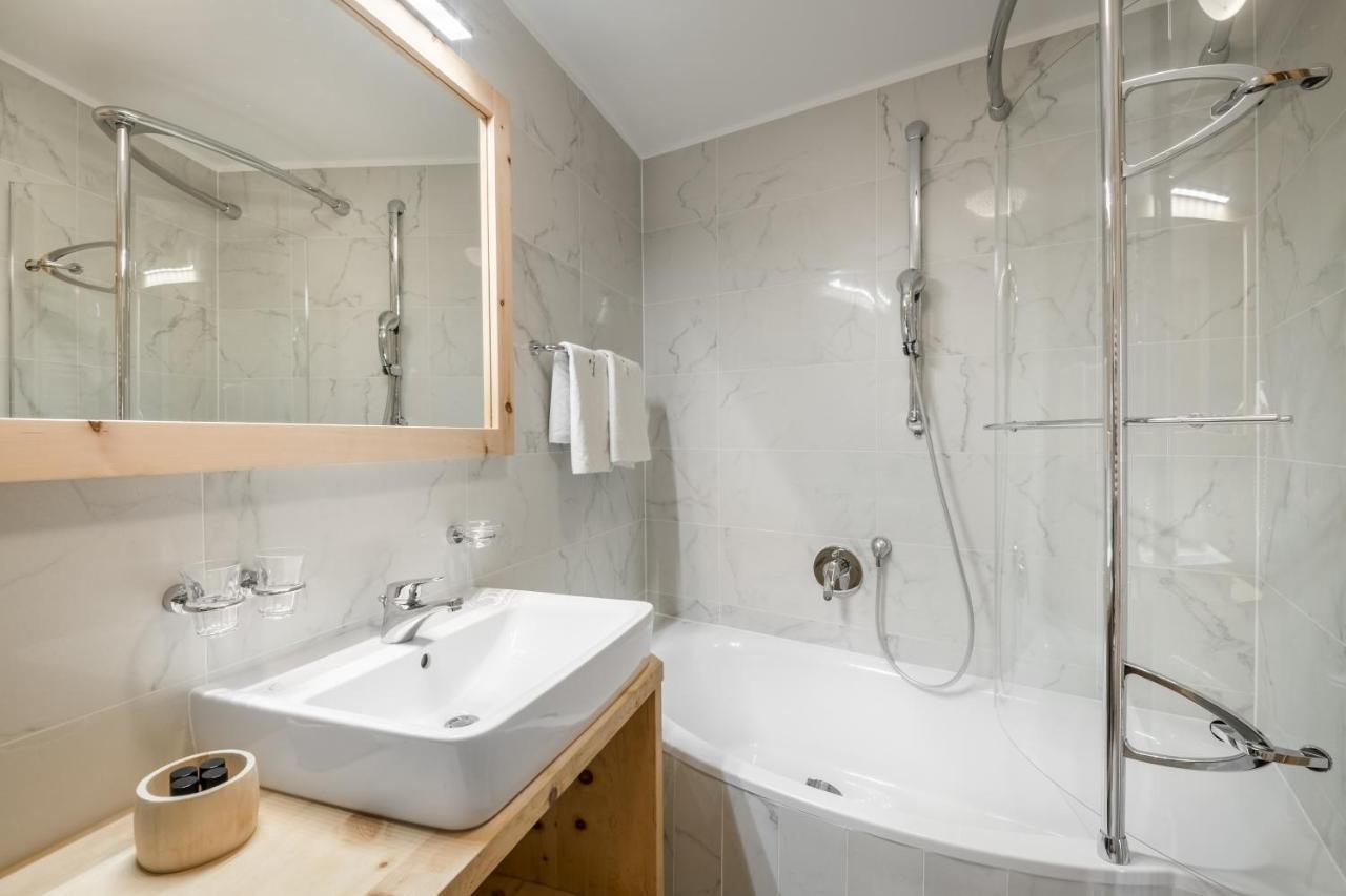 Hotel Digon Urtijëi Dış mekan fotoğraf